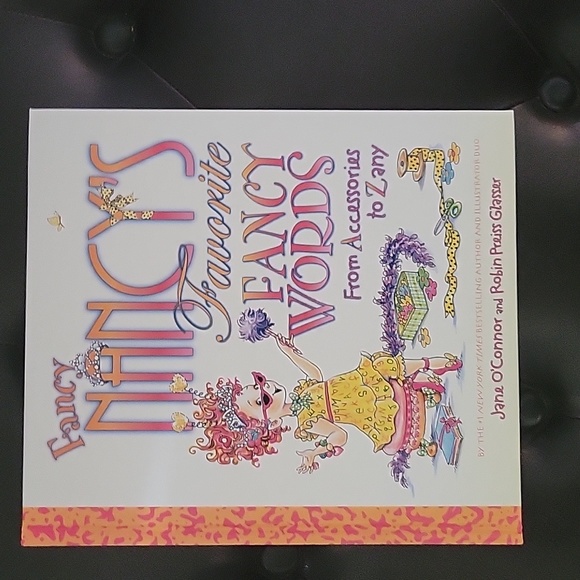 Fancy Nancy's Bountiful Box of Books - Picture 2 of 7